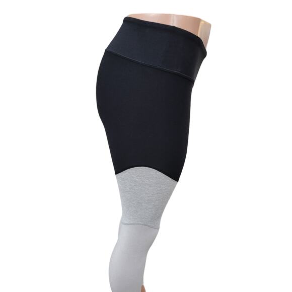 Outdoor Voices 7/8 Color Block Leggings Medium NWT TechSweat High Rise - Picture 14 of 16